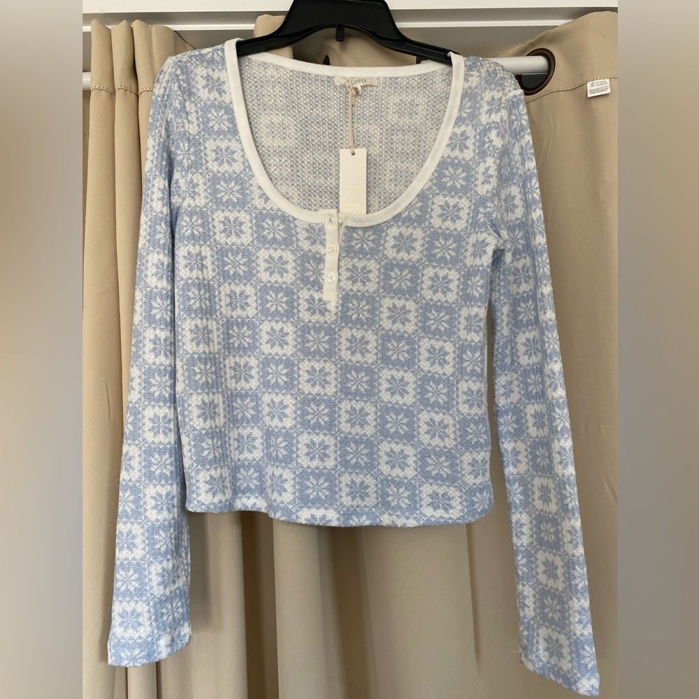 Z Supply snowflake top M